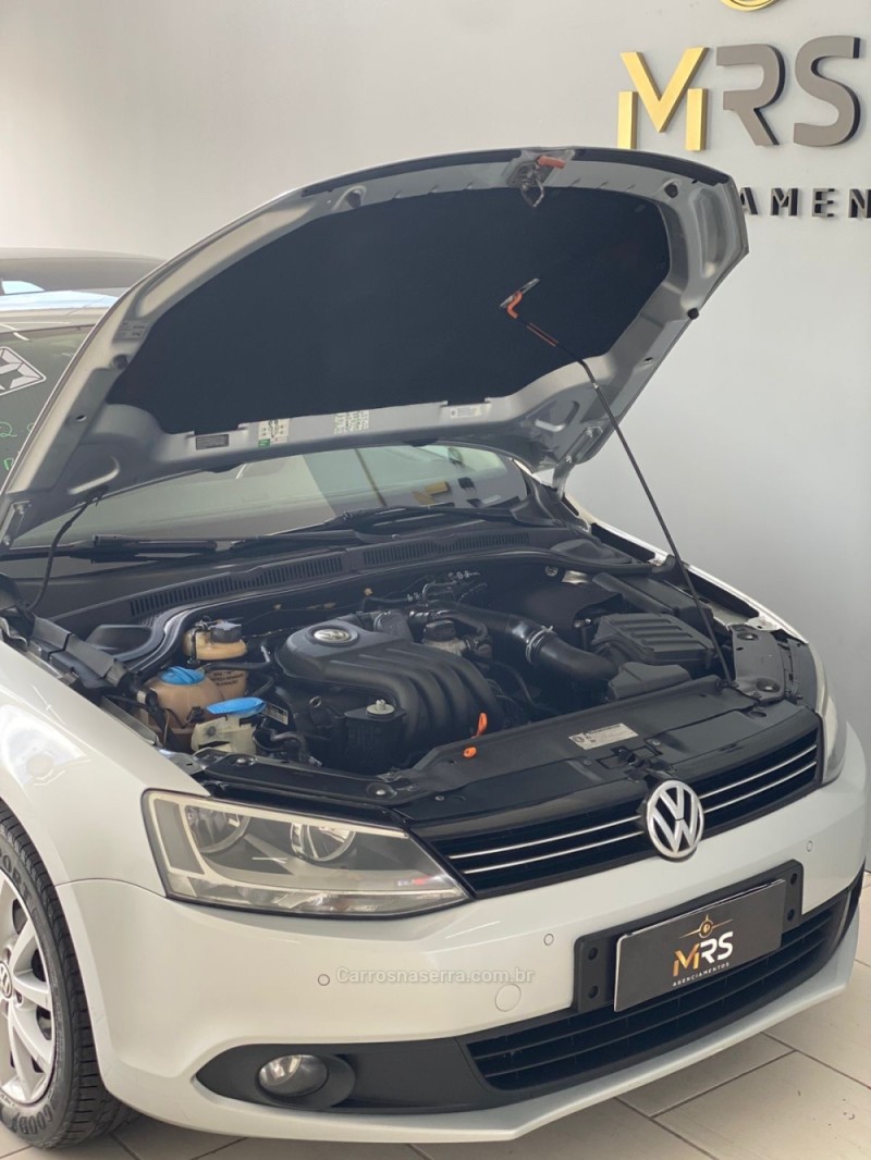 JETTA 2.0 COMFORTLINE FLEX 4P TIPTRONIC - 2013 - CAXIAS DO SUL