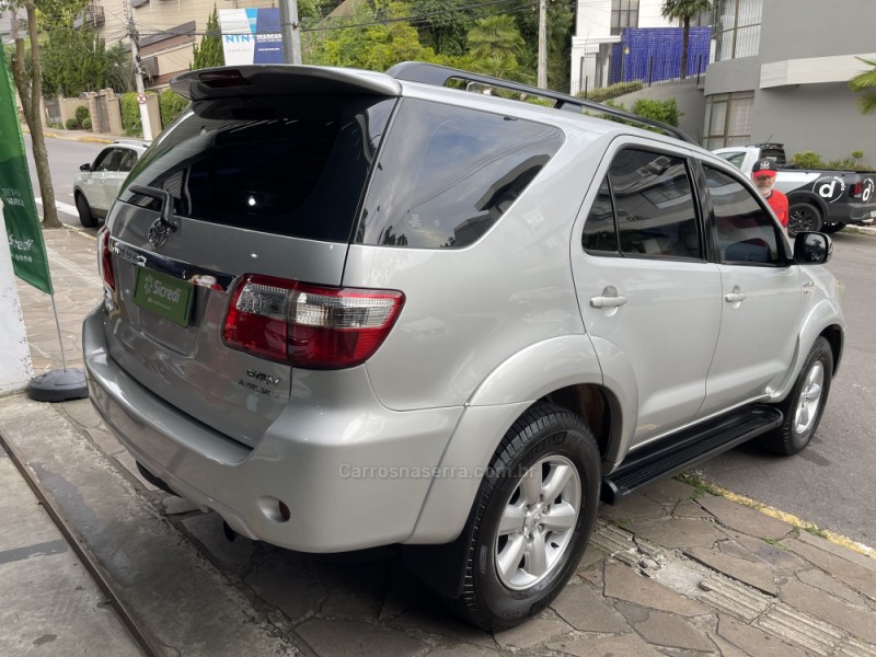 HILUX SW4 3.0 SRV 4X4 7 LUGARES 16V TURBO INTERCOOLER DIESEL 4P AUTOMÁTICO - 2010 - BENTO GONçALVES