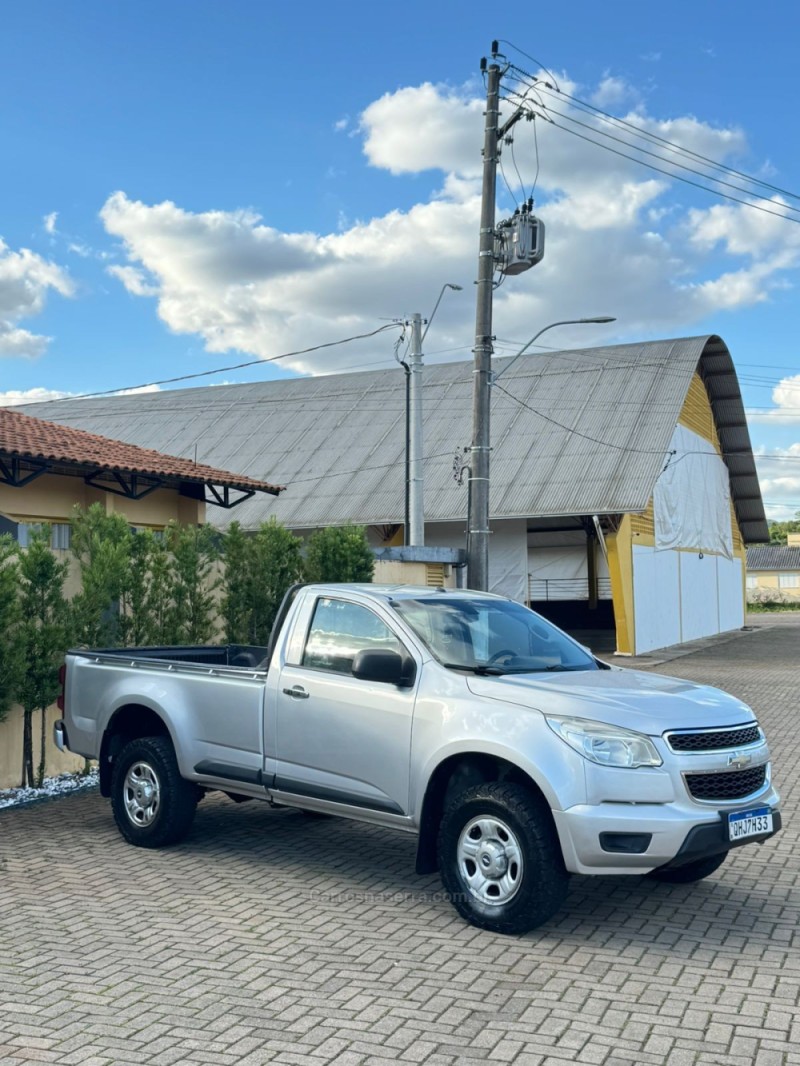 S10 2.2 EFI DLX 4X2 CS 8V GASOLINA 2P MANUAL - 2015 - CAXIAS DO SUL