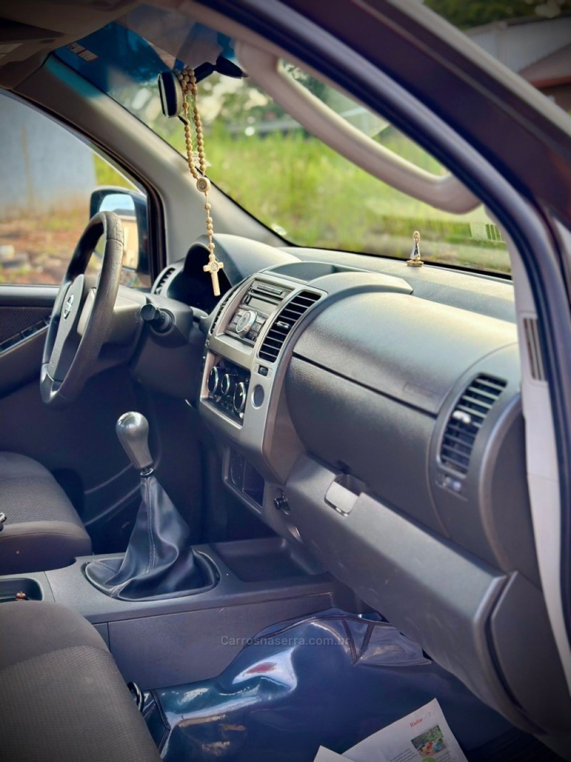 FRONTIER 2.8 SE 4X2 CD TURBO ELETRONIC DIESEL 4P MANUAL - 2014 - CAXIAS DO SUL