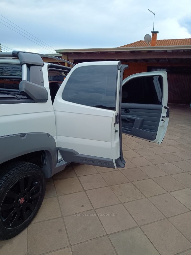 STRADA 1.8 MPI ADVENTURE LOCKER CD 16V FLEX 3P MANUAL - 2015 - CAXIAS DO SUL