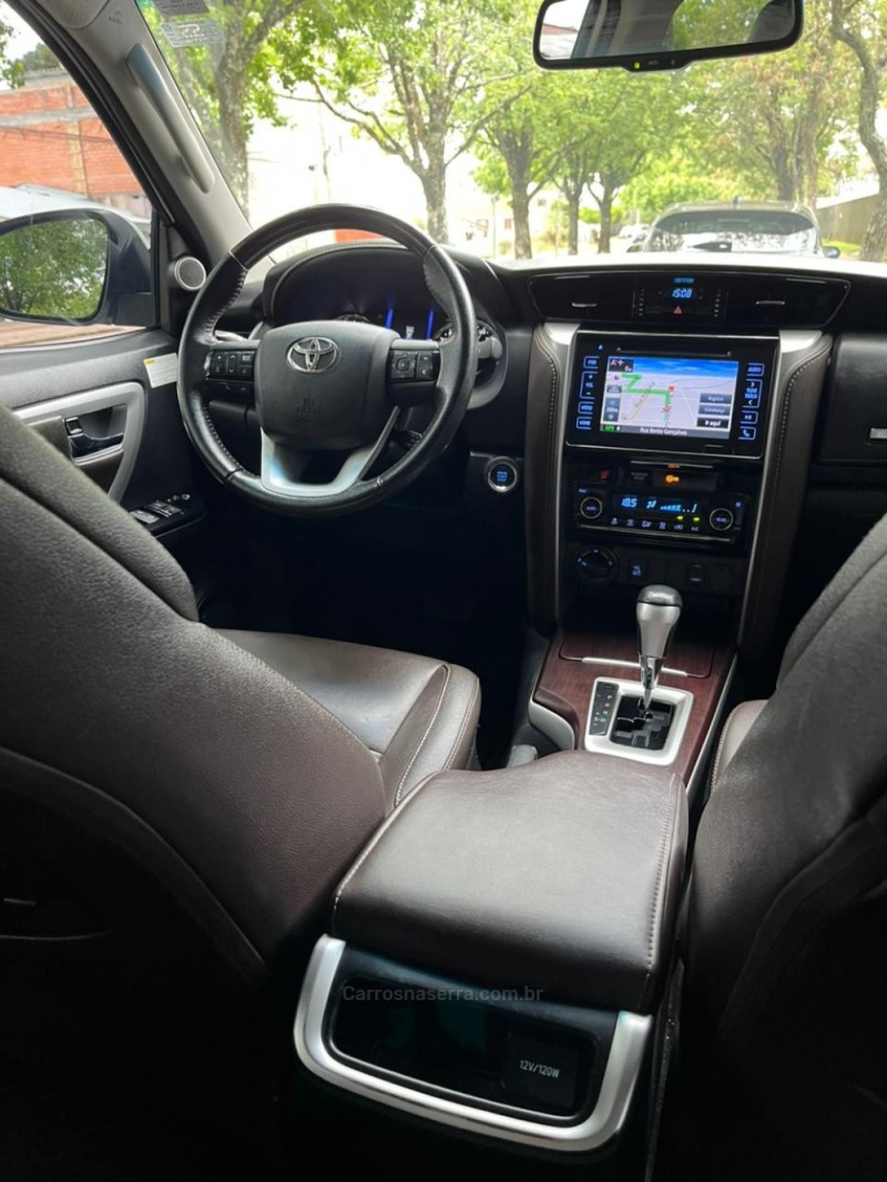 HILUX SW4 2.8 SRX 4X4 7 LUGARES 16V TURBO INTERCOOLER DIESEL 4P AUTOMÁTICO - 2019 - ERECHIM