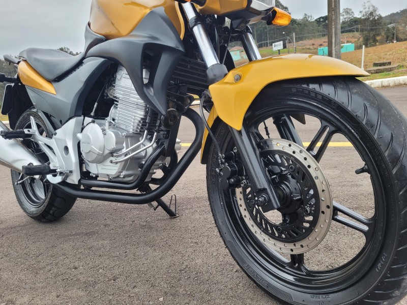 CB 300R  - 2010 - CARLOS BARBOSA