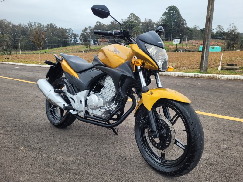 CB 300R  - 2010 - CARLOS BARBOSA