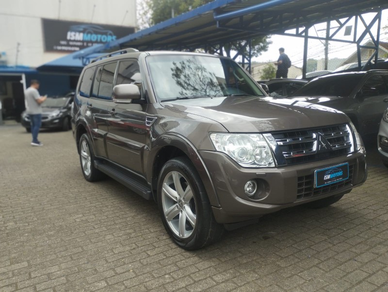 PAJERO 3.2 HPE 4X4 7 LUGARES 16V TURBO INTERCOOLER DIESEL 4P AUTOMÁTICO - 2014 - CAXIAS DO SUL