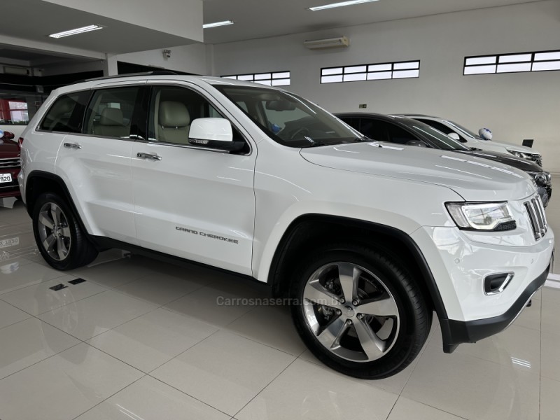 GRAND CHEROKEE 3.6 LIMITED 4X4 V6 24V GASOLINA 4P AUTOMATICO - 2015 - CHARQUEADAS
