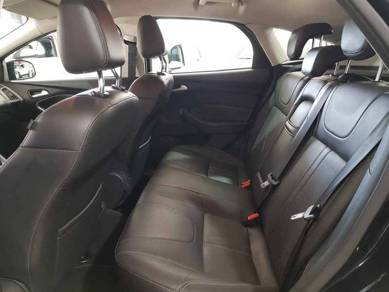 FOCUS 2.0 TITANIUM HATCH 16V FLEX 4P AUTOMÁTICO - 2015 - CAXIAS DO SUL