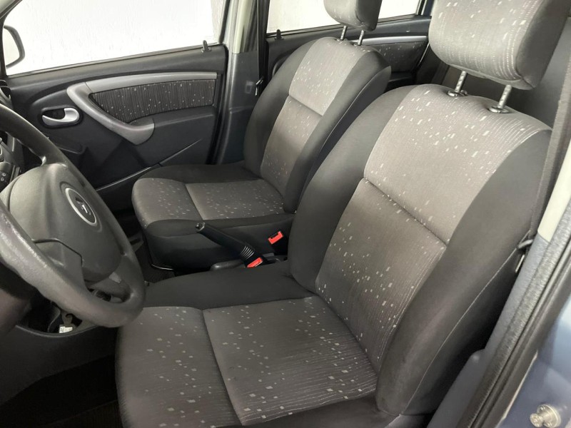 SANDERO 1.0 EXPRESSION 16V FLEX 4P MANUAL - 2011 - BOM PRINCíPIO