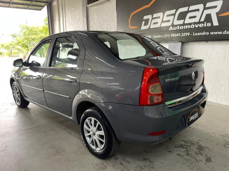 SANDERO 1.0 EXPRESSION 16V FLEX 4P MANUAL - 2011 - BOM PRINCíPIO