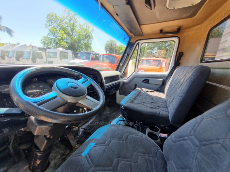 8500  - 2006 - PORTãO