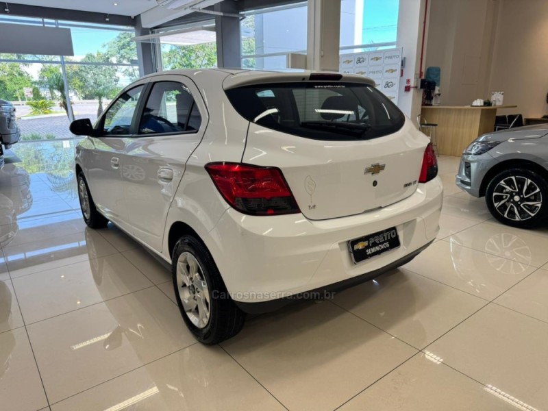 ONIX 1.4 MPFI LT 8V FLEX 4P MANUAL - 2015 - VERANóPOLIS