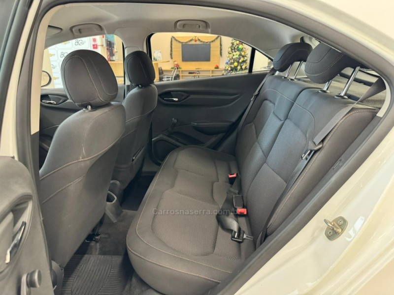 ONIX 1.4 MPFI LT 8V FLEX 4P MANUAL - 2015 - VERANóPOLIS