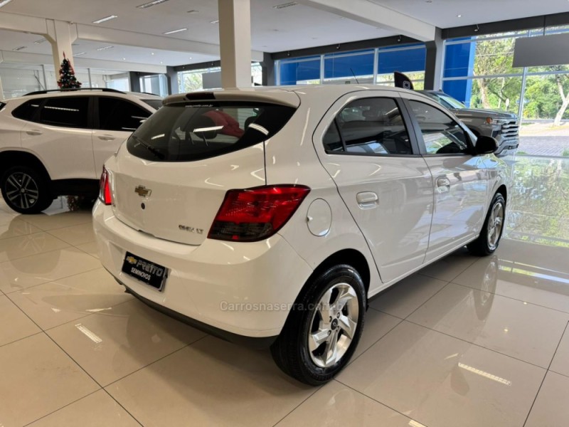 ONIX 1.4 MPFI LT 8V FLEX 4P MANUAL - 2015 - VERANóPOLIS