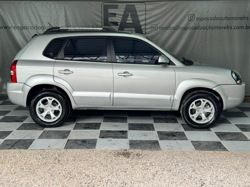 TUCSON 2.0 MPFI GLS 16V 143CV 2WD FLEX 4P AUTOMÁTICO - 2015 - NOVA PRATA