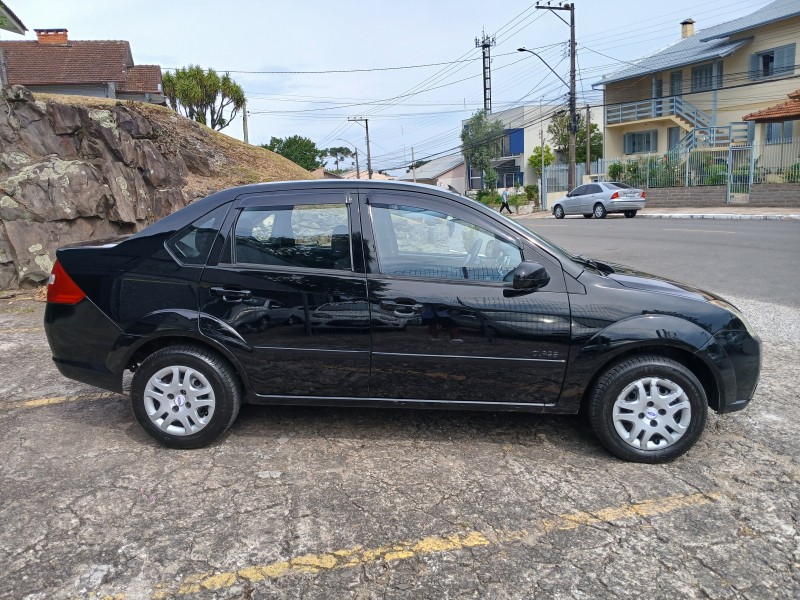 FIESTA 1.0 MPI SEDAN 8V FLEX 4P MANUAL - 2009 - FARROUPILHA