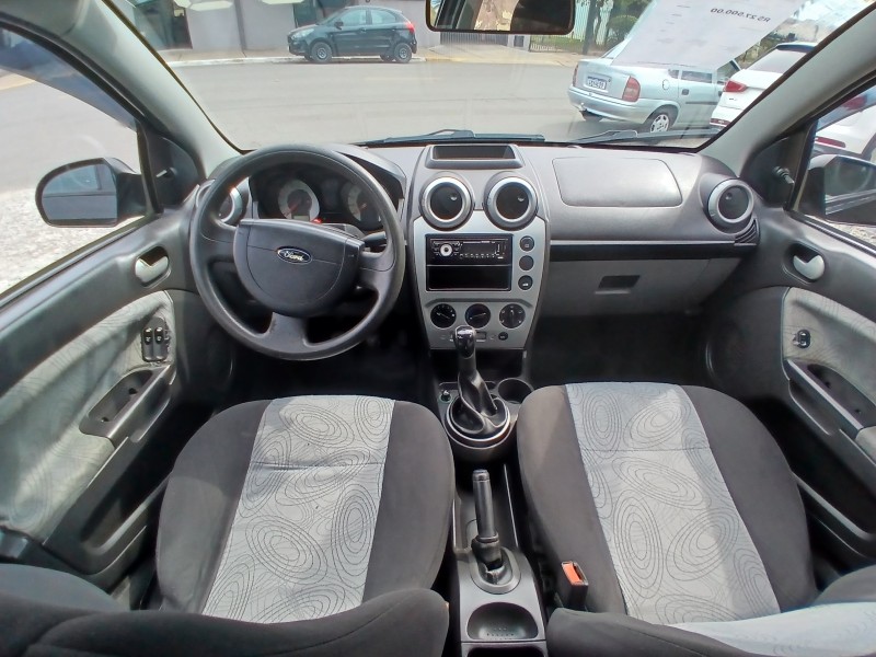 FIESTA 1.0 MPI SEDAN 8V FLEX 4P MANUAL - 2009 - FARROUPILHA