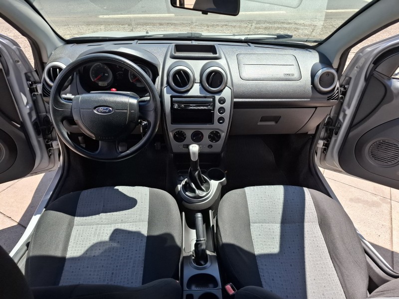 FIESTA 1.6 MPI SEDAN 8V FLEX 4P MANUAL - 2012 - FARROUPILHA