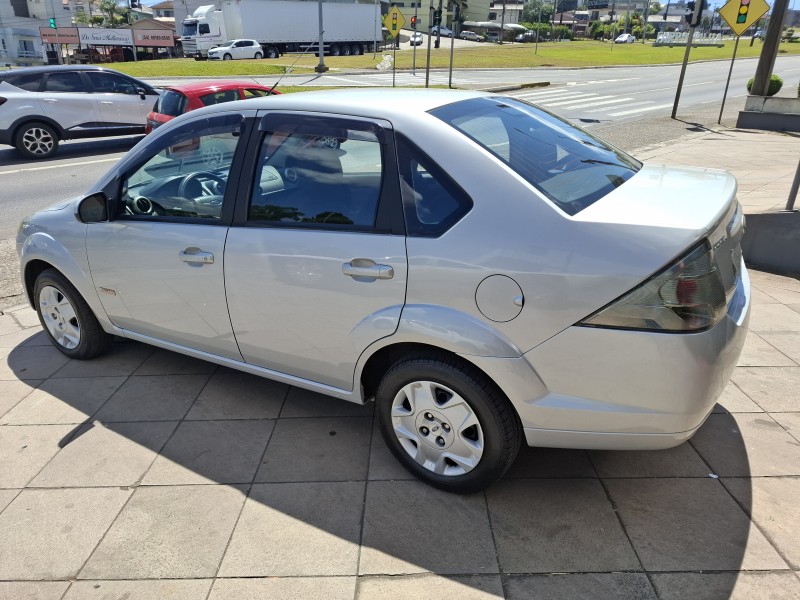 FIESTA 1.6 MPI SEDAN 8V FLEX 4P MANUAL - 2012 - FARROUPILHA