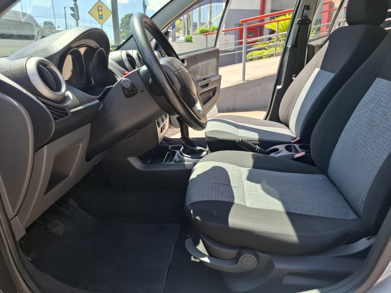 FIESTA 1.6 MPI SEDAN 8V FLEX 4P MANUAL - 2012 - FARROUPILHA