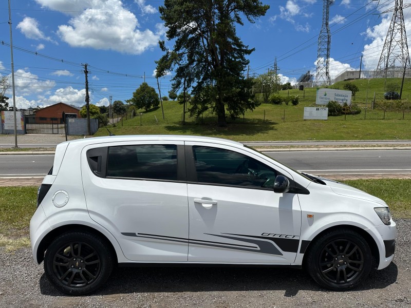 sonic 1.6 ltz effect 16v flex 4p automatico 2014 farroupilha