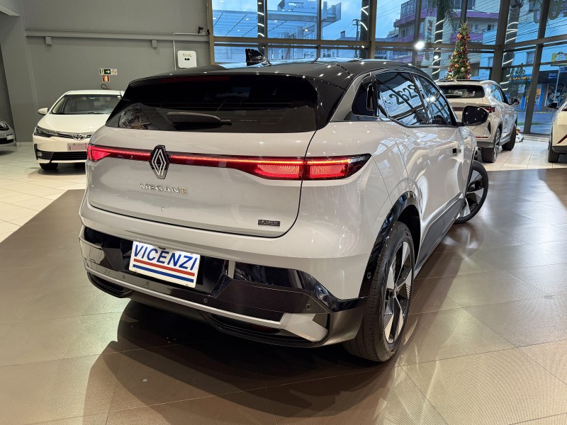 MÉGANE E-TECH ELÉTRICO 4P AUTOMÁTICO - 2024 - FARROUPILHA