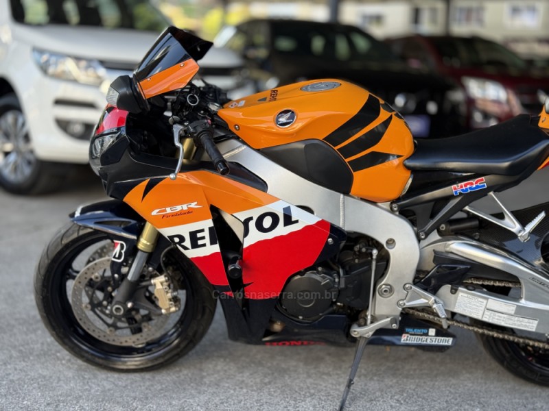 CBR 1000RR REPSOL - 2011 - CAXIAS DO SUL