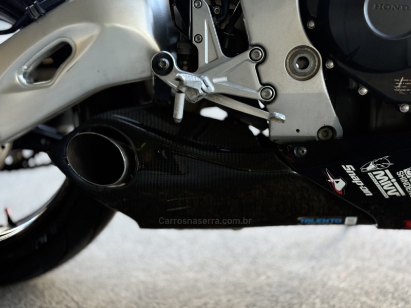 CBR 1000RR REPSOL - 2011 - CAXIAS DO SUL