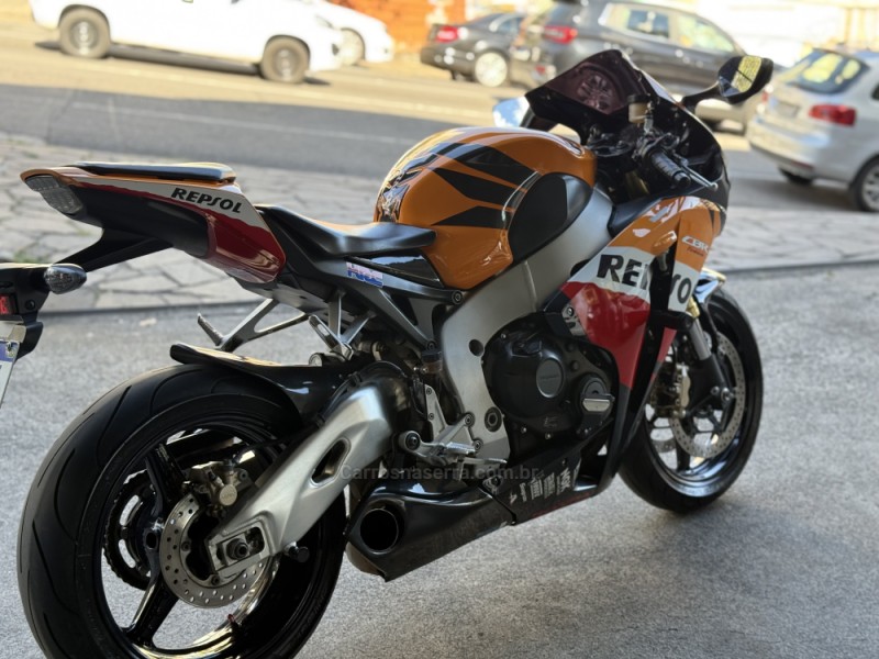 CBR 1000RR REPSOL - 2011 - CAXIAS DO SUL