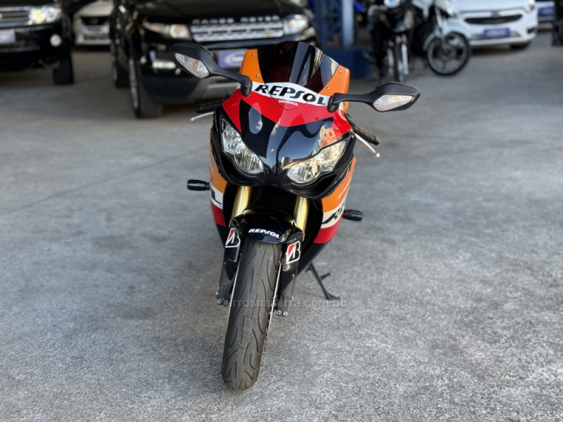 CBR 1000RR REPSOL - 2011 - CAXIAS DO SUL