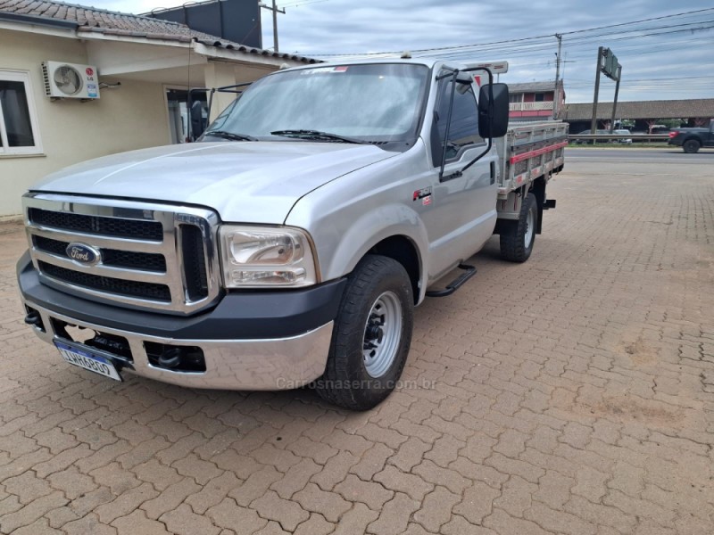 F-350 3.9 TROPICAMPO CD TURBO INTERCOOLER DIESEL 2P MANUAL - 2017 - PORTãO