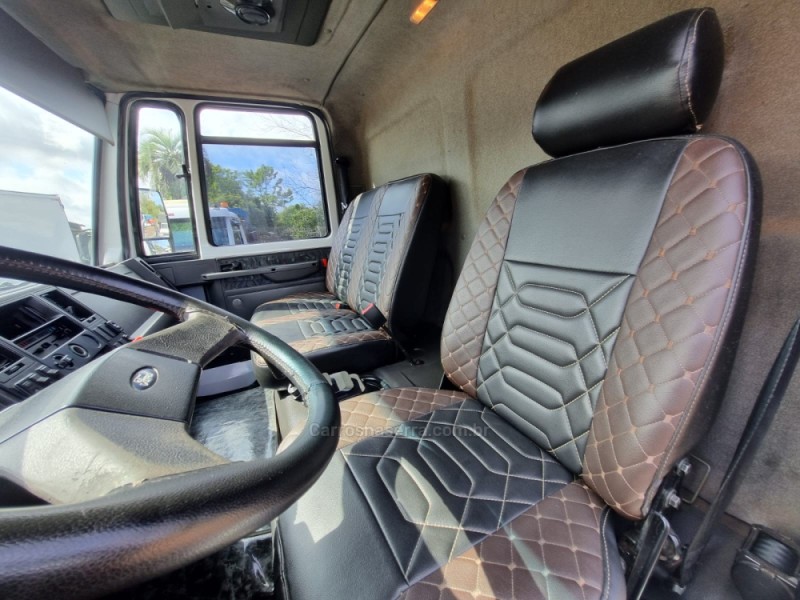 CARGO 815 E TURBO - 2012 - PORTãO