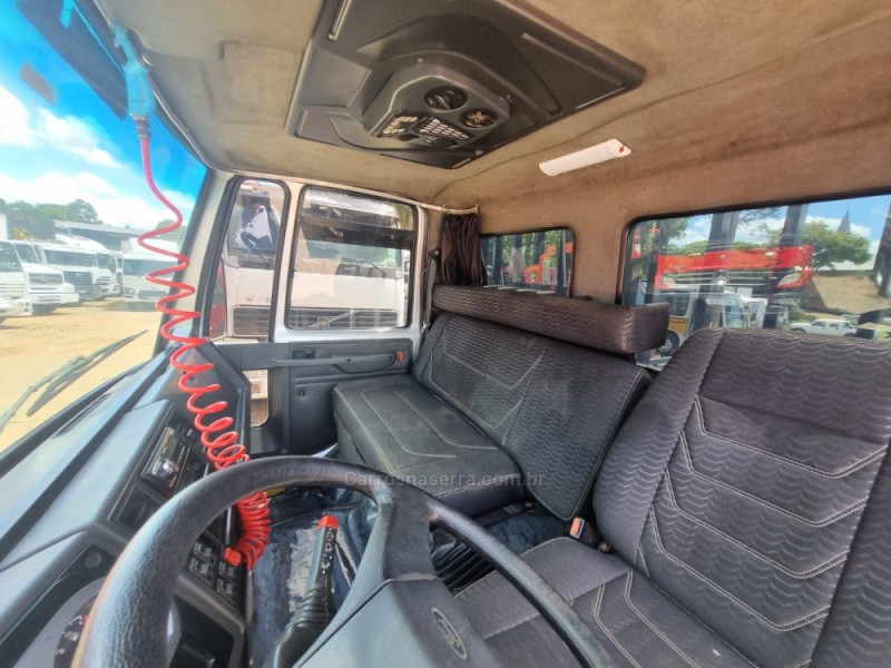 CARGO 815 E TURBO - 2006 - PORTãO