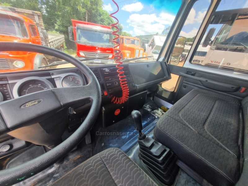 CARGO 815 E TURBO - 2006 - PORTãO