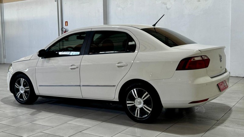 VOYAGE 1.6 MI HIGHLINE 8V FLEX 4P MANUAL - 2014 - ESTâNCIA VELHA