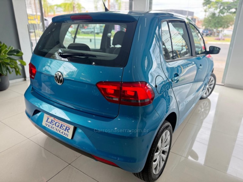 FOX 1.0 MI TRENDLINE 8V FLEX 4P MANUAL - 2015 - SãO LEOPOLDO