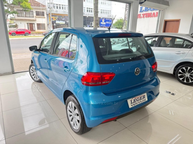 FOX 1.0 MI TRENDLINE 8V FLEX 4P MANUAL - 2015 - SãO LEOPOLDO