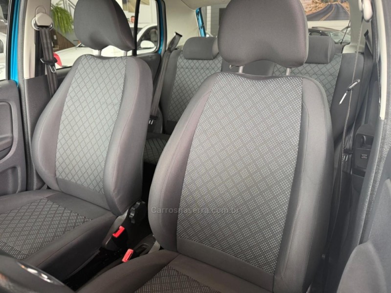 FOX 1.0 MI TRENDLINE 8V FLEX 4P MANUAL - 2015 - SãO LEOPOLDO