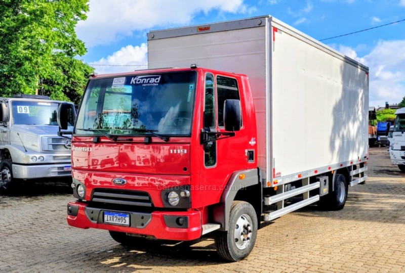 cargo 1119 turbo 2017 portao