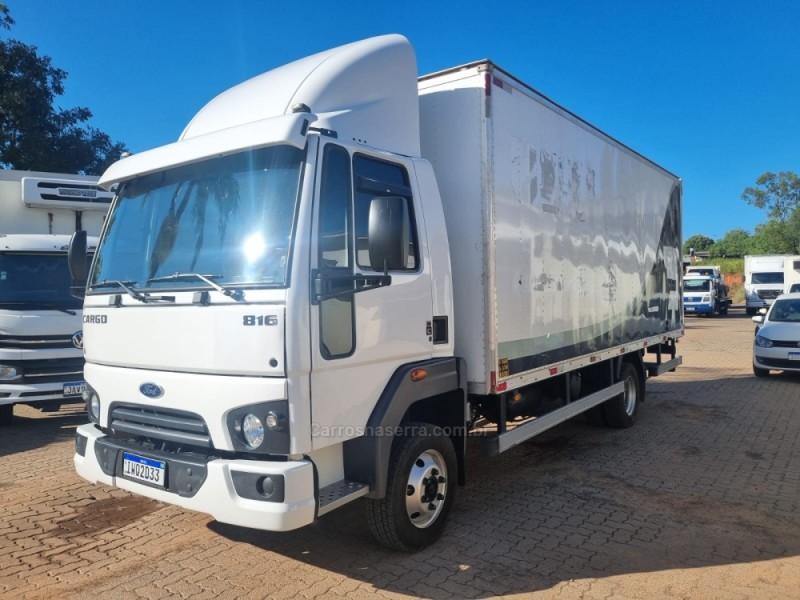 cargo 816 e turbo 2015 portao