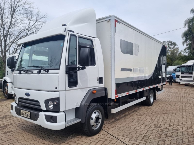 cargo 816 e turbo 2017 portao