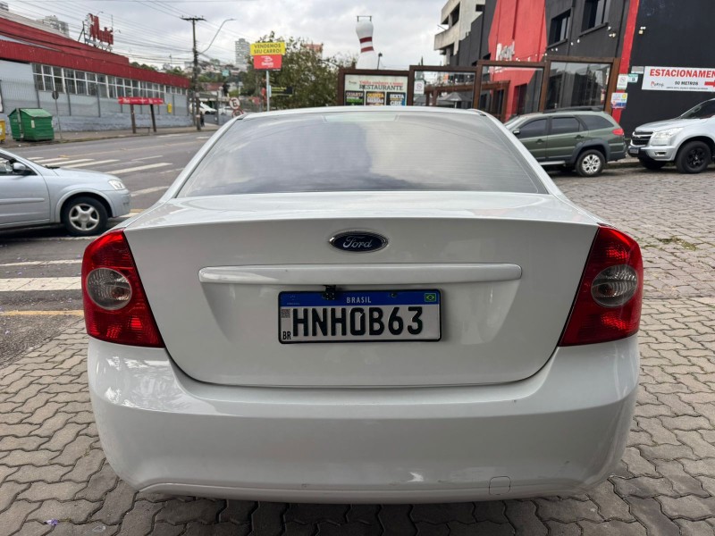 FOCUS 2.0 SEDAN 16V GASOLINA 4P MANUAL - 2009 - CAXIAS DO SUL