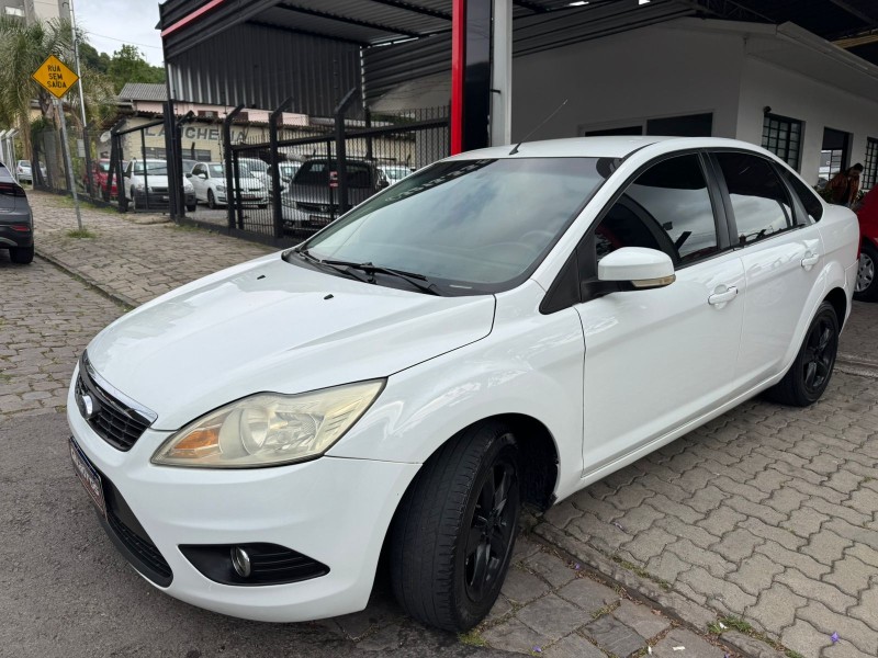FOCUS 2.0 SEDAN 16V GASOLINA 4P MANUAL - 2009 - CAXIAS DO SUL