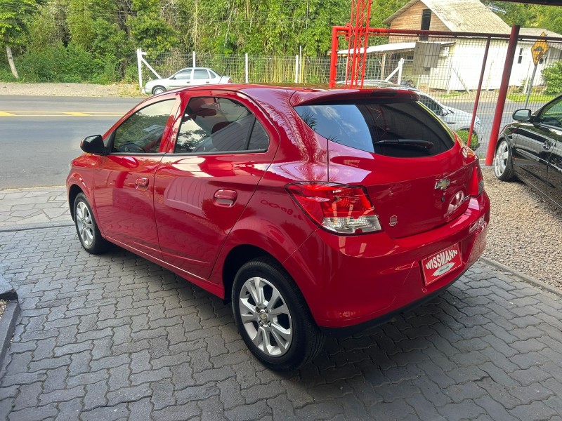 ONIX 1.0 LT 12V FLEX 4P MANUAL - 2014 - TRêS COROAS