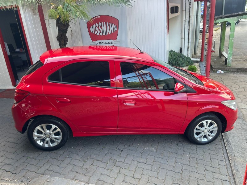 ONIX 1.0 LT 12V FLEX 4P MANUAL - 2014 - TRêS COROAS