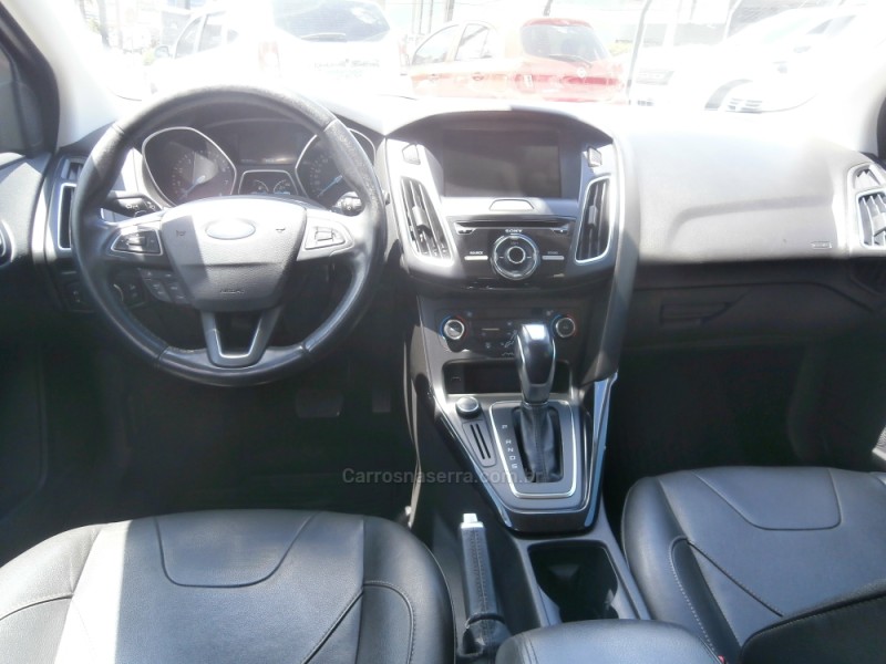 FOCUS 2.0 TITANIUM PLUS HATCH 16V FLEX 4P AUTO - 2017 - FARROUPILHA