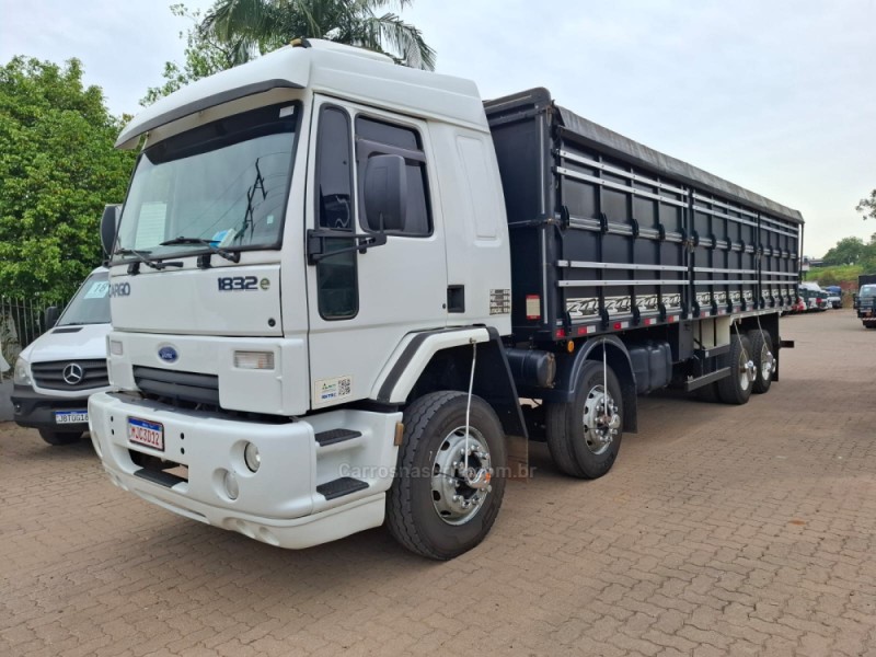 CARGO 1832 E TURBO - 2011 - PORTãO