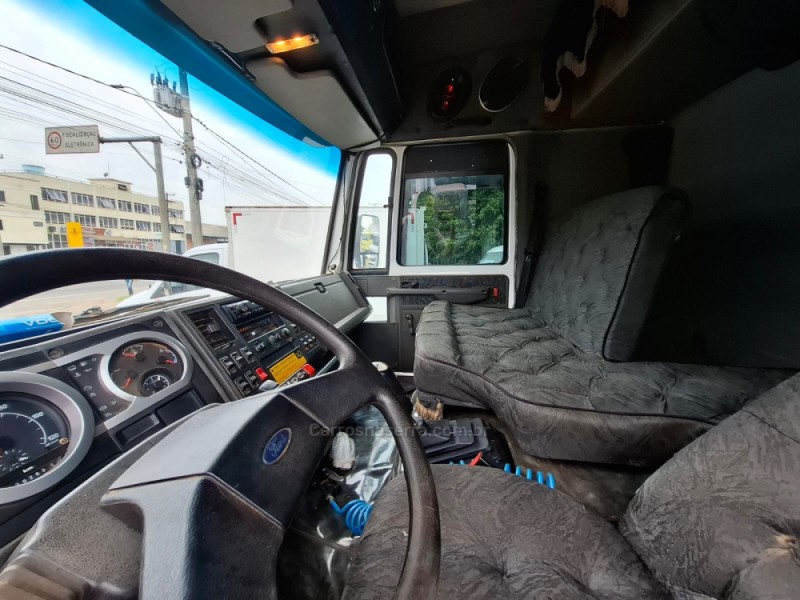 CARGO 1832 E TURBO - 2011 - PORTãO