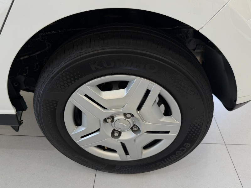 ONIX 1.4 MPFI LT 8V FLEX 4P MANUAL - 2013 - CAXIAS DO SUL