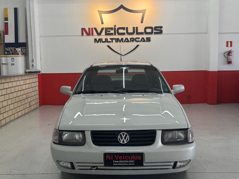 SANTANA 1.8 MI 8V GASOLINA 4P MANUAL - 2000 - CAXIAS DO SUL