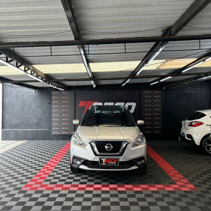 KICKS 1.6 16V FLEX SV 4P XTRONIC - 2018 - PASSO FUNDO